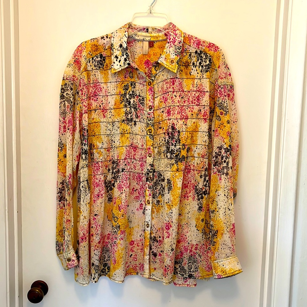 Flowy Anthropologie button down. Perfect for Spring. Worn once.